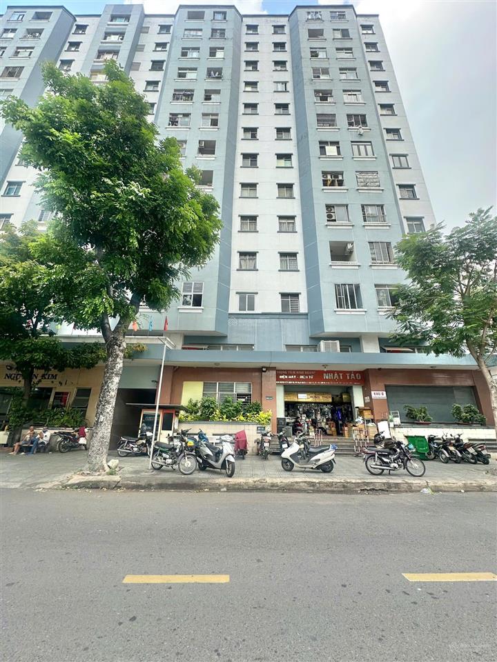 Hơn 3 tỷ có căn hộ thang máy  cao ốc nguyễn kim, q10. dt 60,5m2, 2pn, 2wc, lô góc thoáng mát, shr.