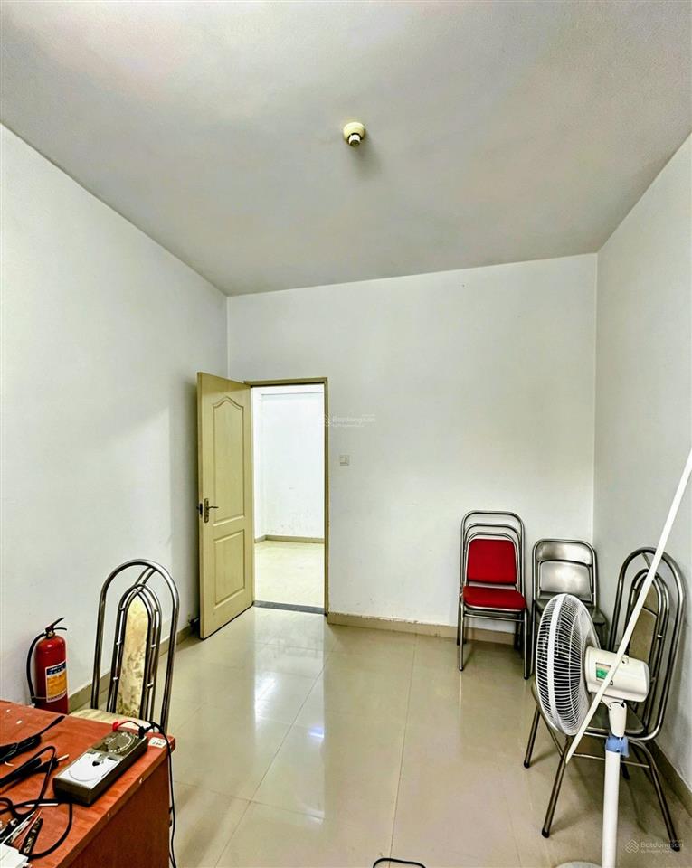 Hơn 3 tỷ có căn hộ thang máy  cao ốc nguyễn kim, q10. dt 60,5m2, 2pn, 2wc, lô góc thoáng mát, shr.