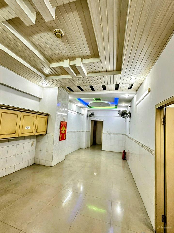 Hơn 3 tỷ có căn hộ thang máy  cao ốc nguyễn kim, q10. dt 60,5m2, 2pn, 2wc, lô góc thoáng mát, shr.