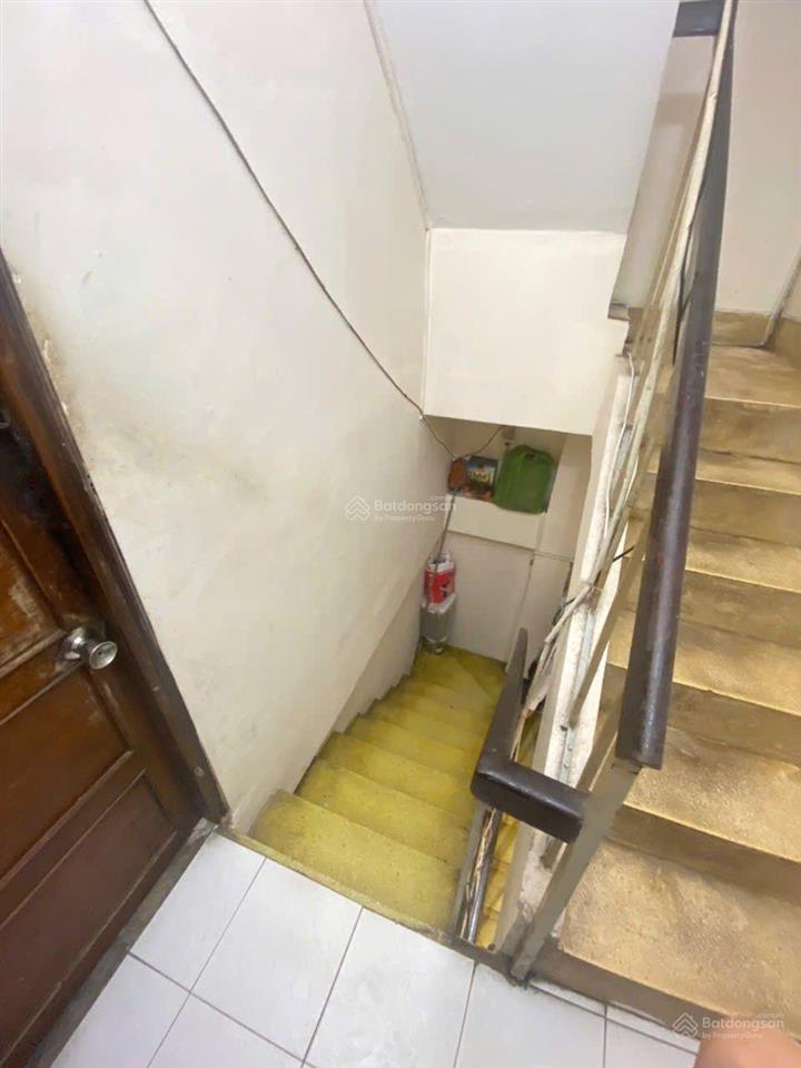 Chỉ nhỉnh 10 tỷ, mặt tiền tân phước quận 10 4 tầng btct hoàn công đủ 39m2 sổ vuông vức