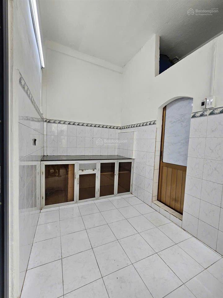 Chỉ 1.75 tỷ chung cư chợ quán, phường 1, quận 5. dtsd 45 m2, gồm 2pn, sổ hồng riêng sử dụng lâu dài