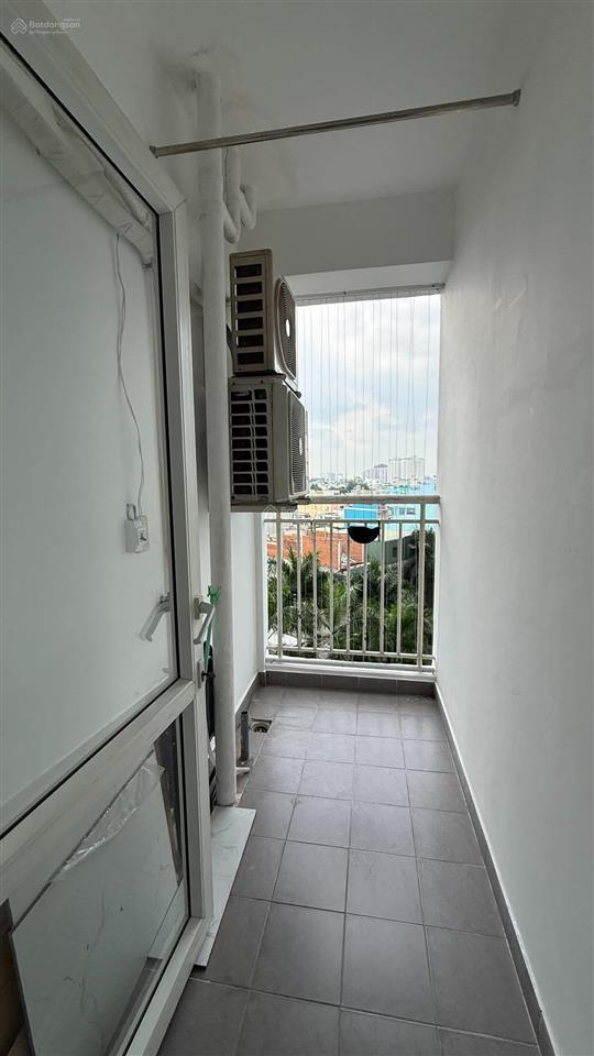 Chỉ hơn 2 tỷ có căn hộ thang máy  ngay khu du lịch văn hóa đầm sen. 48m2, 2 pn, hầm để xe, shr.