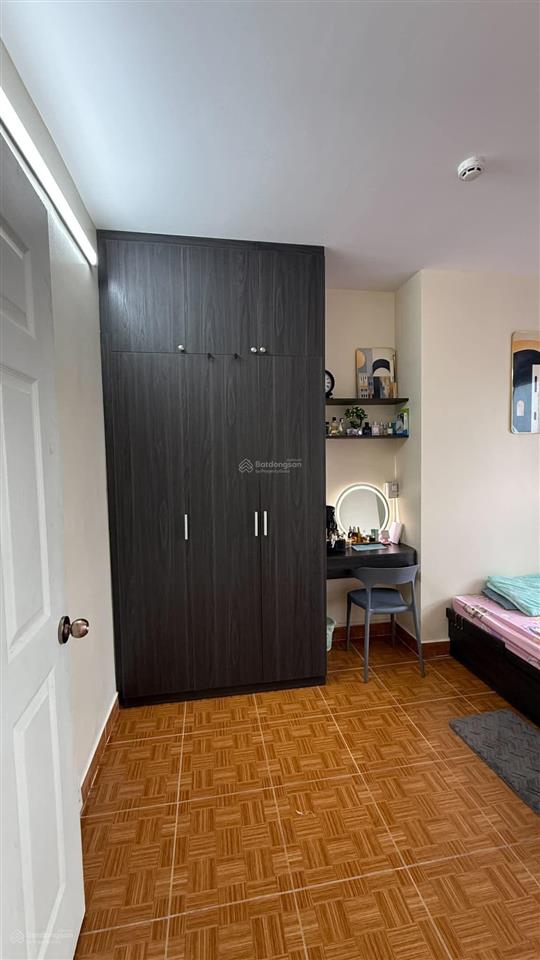 Chỉ hơn 2 tỷ có căn hộ thang máy  ngay khu du lịch văn hóa đầm sen. 48m2, 2 pn, hầm để xe, shr.