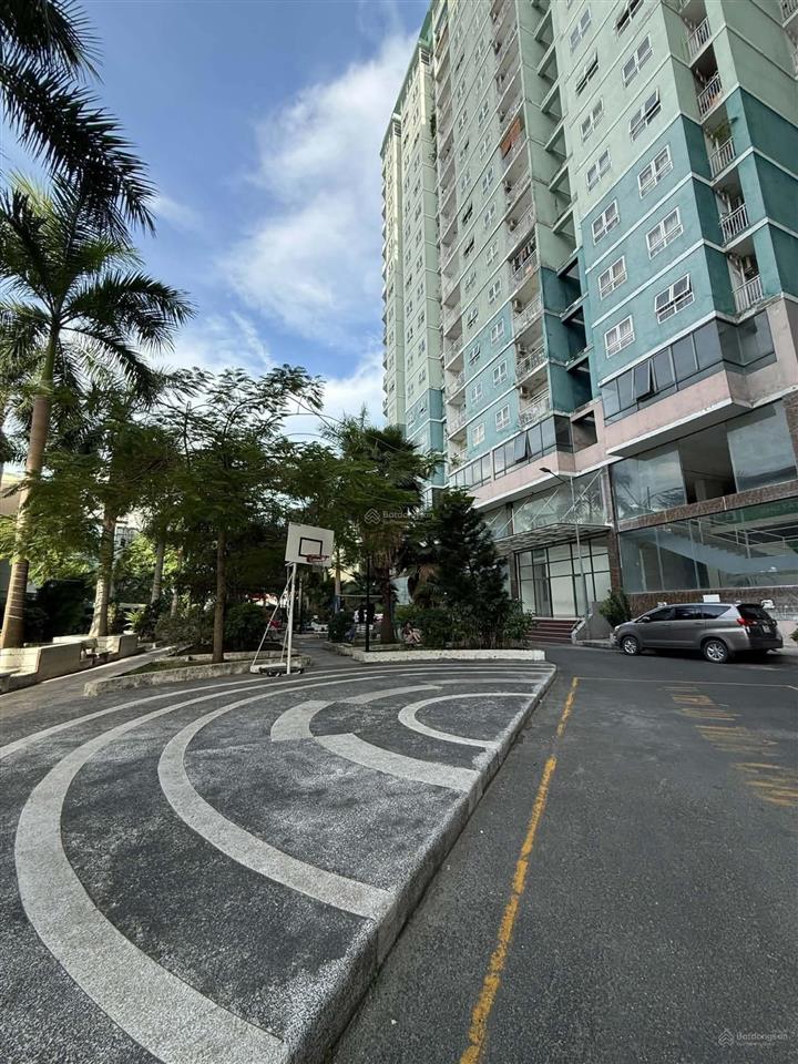 Chỉ hơn 2 tỷ có căn hộ thang máy  ngay khu du lịch văn hóa đầm sen. 48m2, 2 pn, hầm để xe, shr.