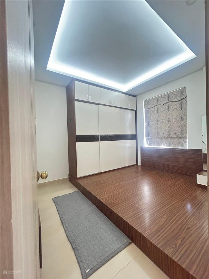 Hơn 5 tỷ có căn hộ chung cư thang máy, vị trí cực đẹp, q10. dt 74m, 2pn, nhà đẹp như hình.