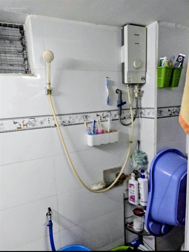 Nhỉnh 1 tỷ căn hộ lầu 2  đường trần phú  q5  nhà mới ở ngay 2pn  shr lâu dài.