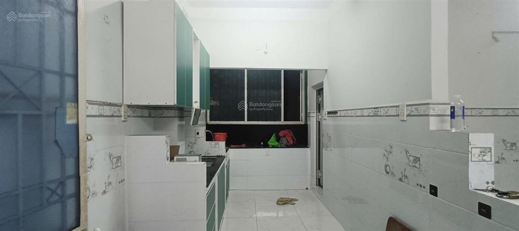 Chỉ 3 tỷ nhỉnh có căn hộ trung tâm q5. dt 63m2, 2pn. vị trí rất đẹp, gần đhy dược, hầm giữ xe rộng.