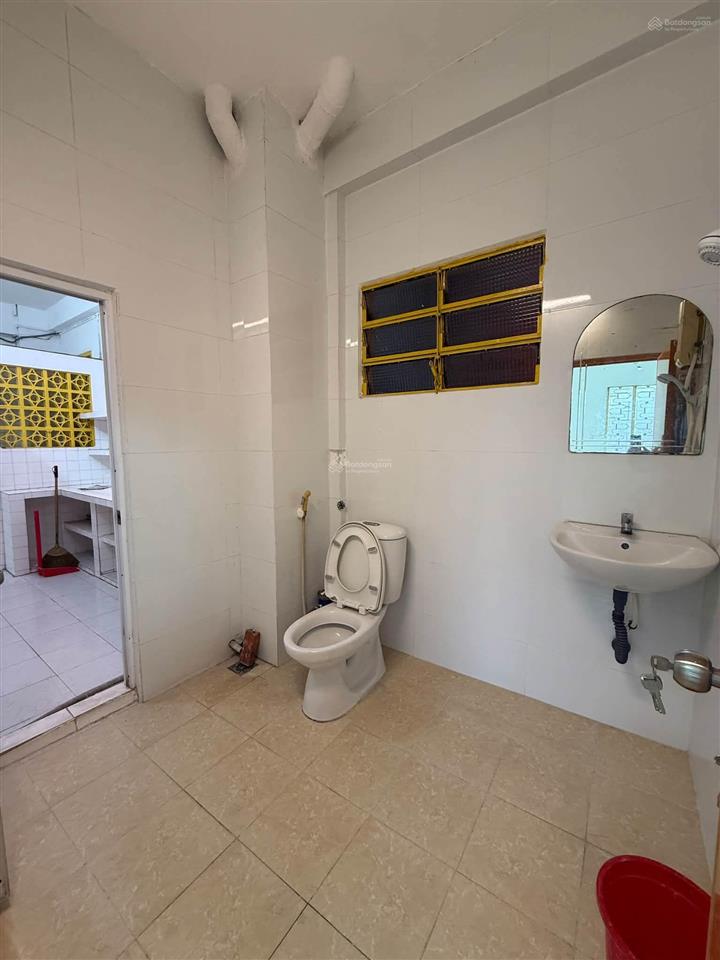 Nhỉnh 2 tỷ, cc viễn đông  trần hưng đạo quận 5  dt 57m2, 2pn, shr lâu dài