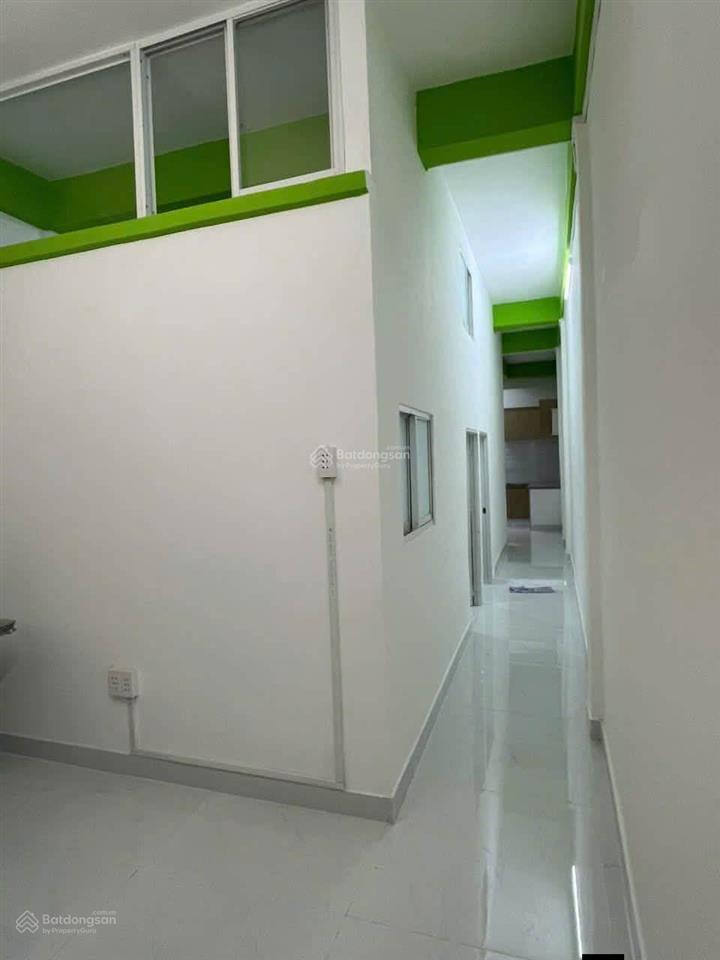 Nhỉnh 4 tỷ xíu  căn hộ tầng trệt đường nguyễn chí thanh  q10. dt 68m, 3pn, 2wc, sổ hồng riêng.