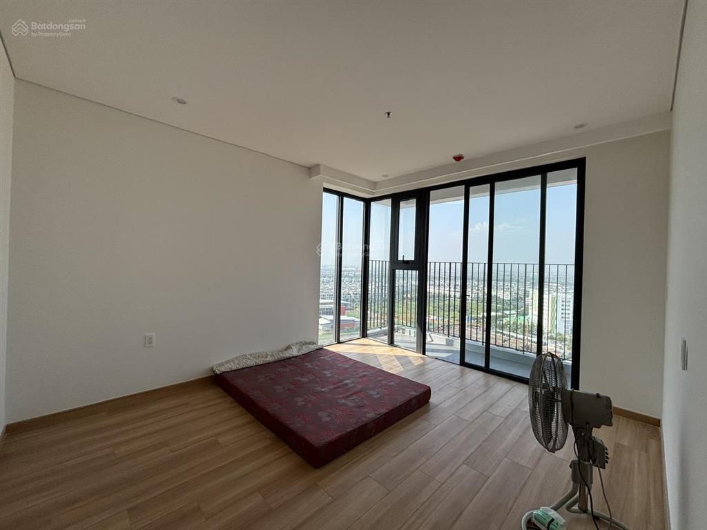 Bán căn 3 phòng ngủ 107m2 tầm view panorama, nhiều cửa sổ tại tòa sentosa gần aeon  đã có bìa đỏ!