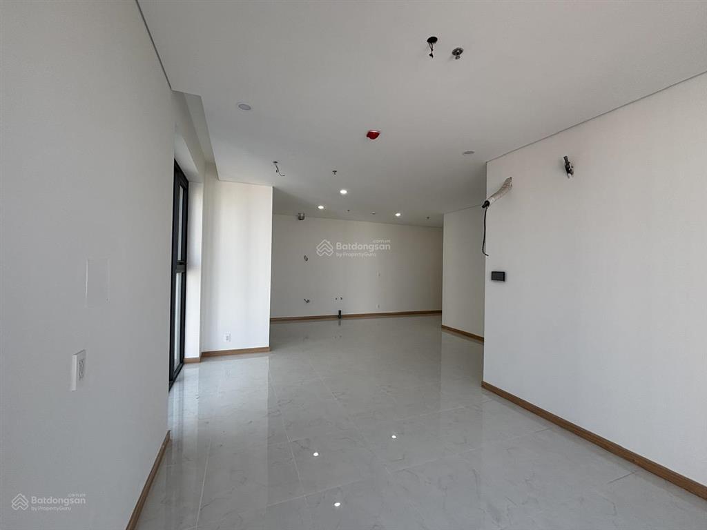 Bán căn 3 phòng ngủ 107m2 tầm view panorama, nhiều cửa sổ tại tòa sentosa gần aeon  đã có bìa đỏ!