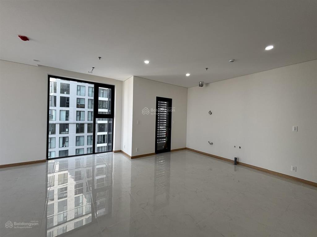 Bán căn 3 phòng ngủ 107m2 tầm view panorama, nhiều cửa sổ tại tòa sentosa gần aeon  đã có bìa đỏ!