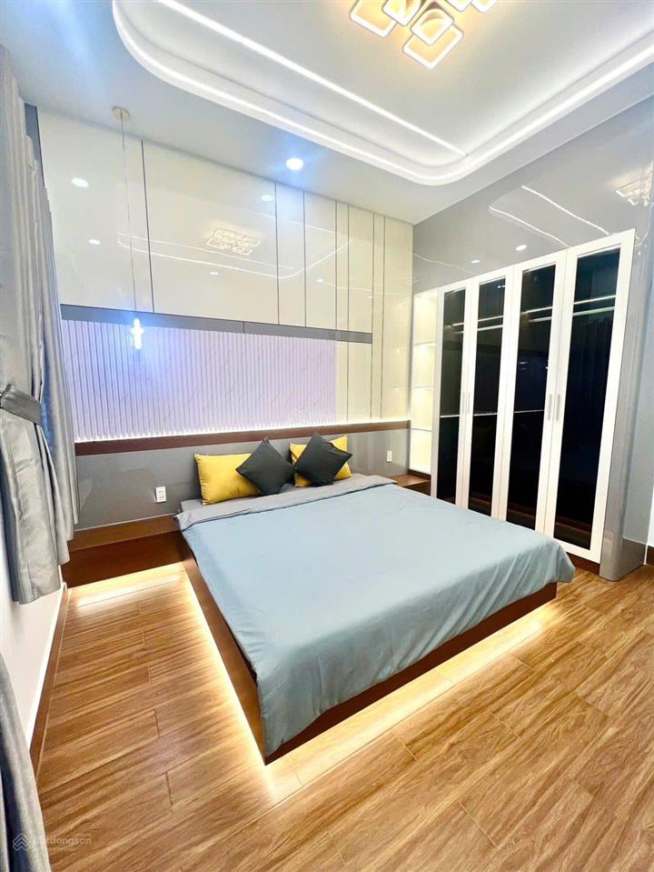 Chính chủ bán gấp nhà đang ở 5x20m có 1 lầu. giá 720 triệu. đường trần đại nghĩa, vòng xoay an lạc