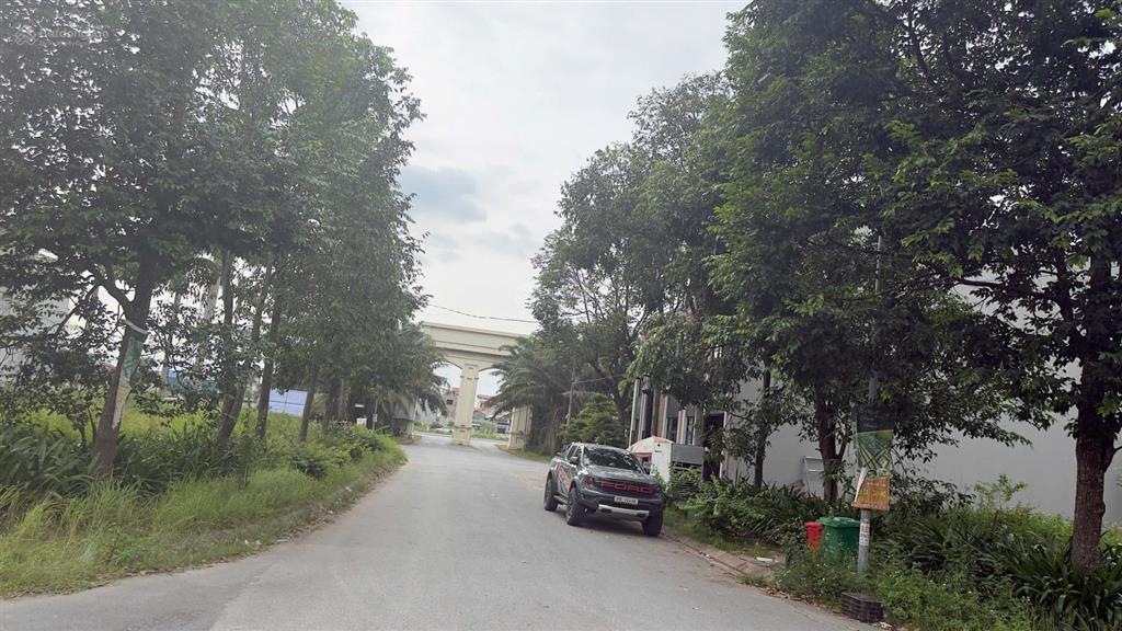 Chính chủ cần bán gấp lô đẹp new city phố nối  giá tốt thương lượng