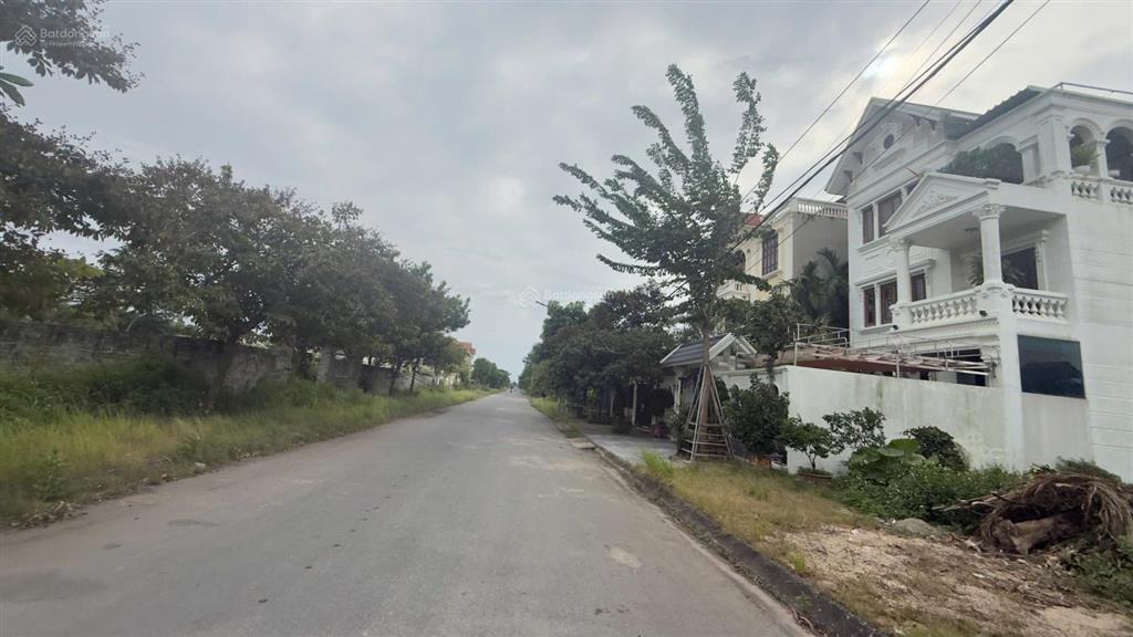 Chính chủ cần bán gấp lô đẹp new city phố nối  giá tốt thương lượng