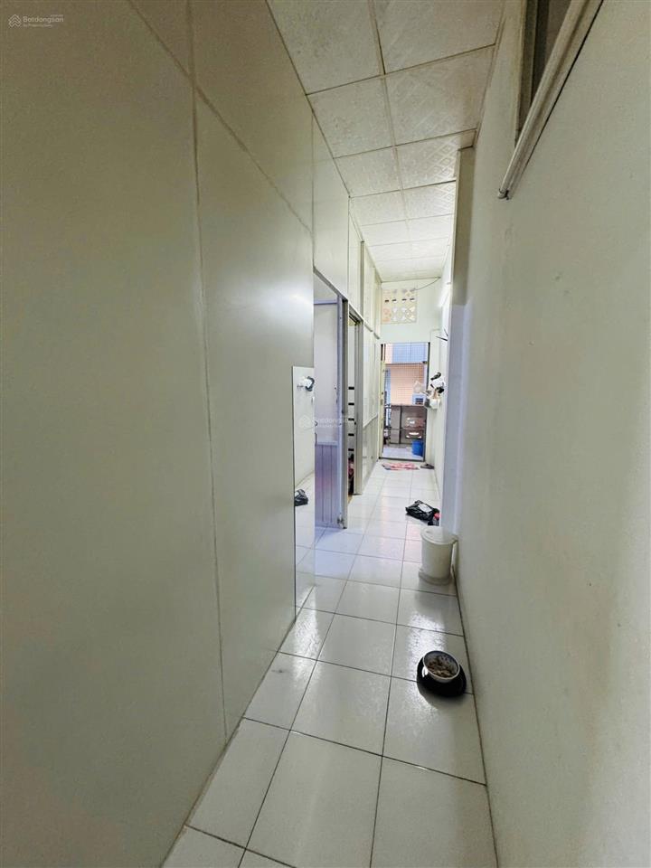 Nhà 2 tầng trần quý quận 11, 65m2, xe hơi tới nhà, sát mặt tiền, 3pn, nở hậu