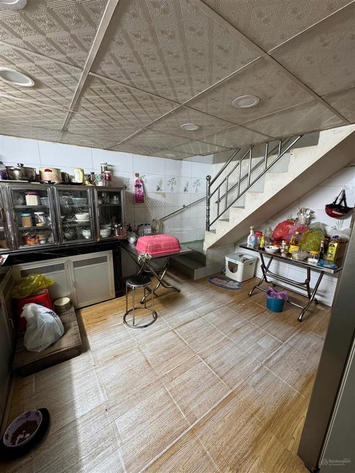 Nhà 2 tầng trần quý quận 11, 65m2, xe hơi tới nhà, sát mặt tiền, 3pn, nở hậu