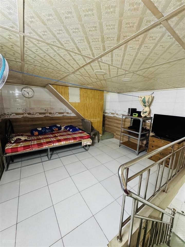 Nhà 2 tầng trần quý quận 11, 65m2, xe hơi tới nhà, sát mặt tiền, 3pn, nở hậu