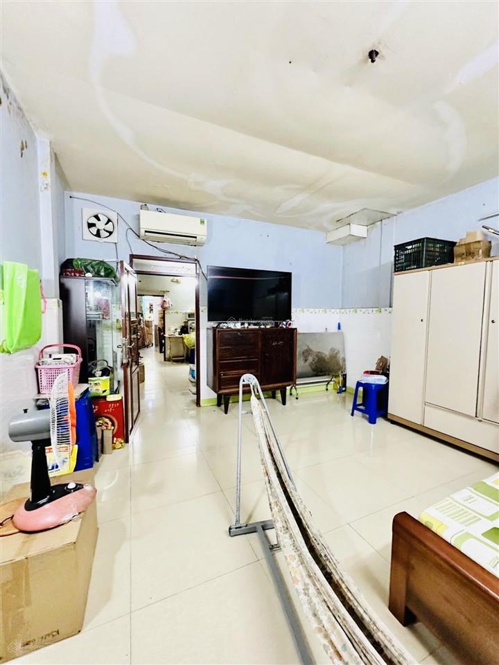 Bán nhà hồng bàng quận 11, 70m2 (4 x 17), hẻm 10m, 4pn (có pn trệt), sát công viên, 7.x tỷ tl