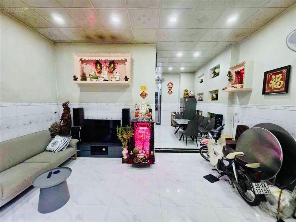 Nhà ngang lớn 5,6 x 10, gần chợ bình tây, 3pn có pn trệt chỉ 5tỷ490