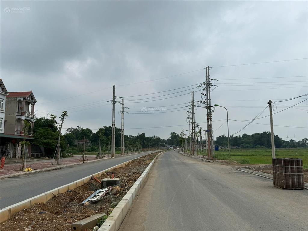 Cần tiền bán gấp lô tđc đồng láng thuộc phường tùng thiện, tx sơn tây cũ