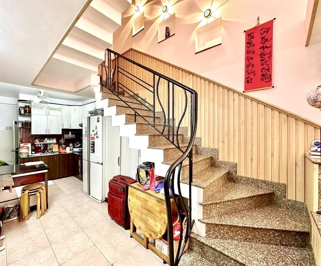 Nhà 5 tầng sát mặt tiền trương quốc dung 5pn full wc dòng tiền 40tr/ 1 tháng