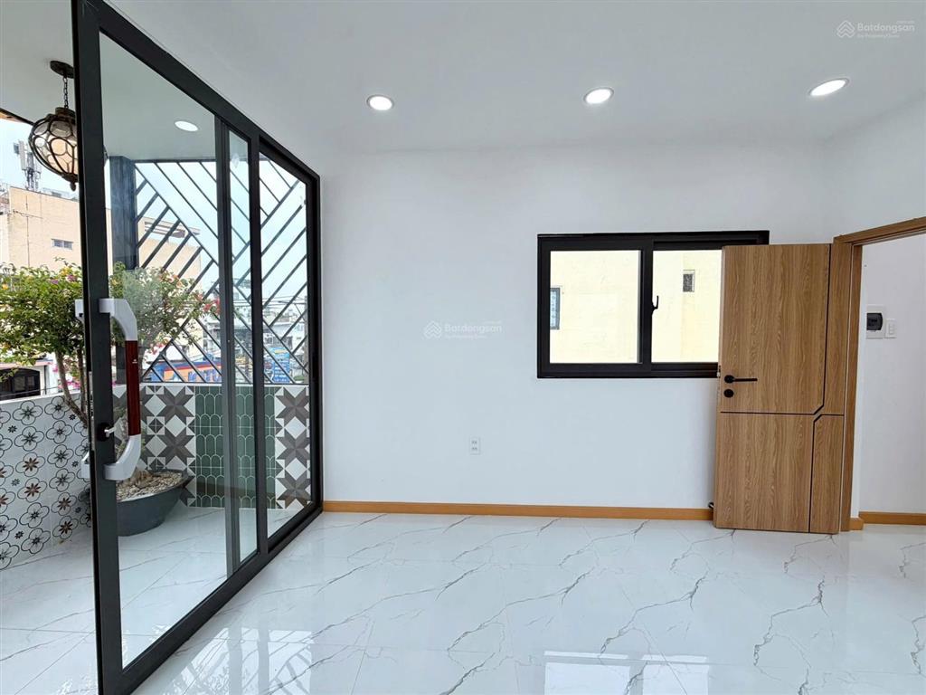 Bán nhà mặt tiền phan văn trị bình thạnh 63m2 4 tầng kinh doanh tốt giá giảm còn 9,999 tỷ