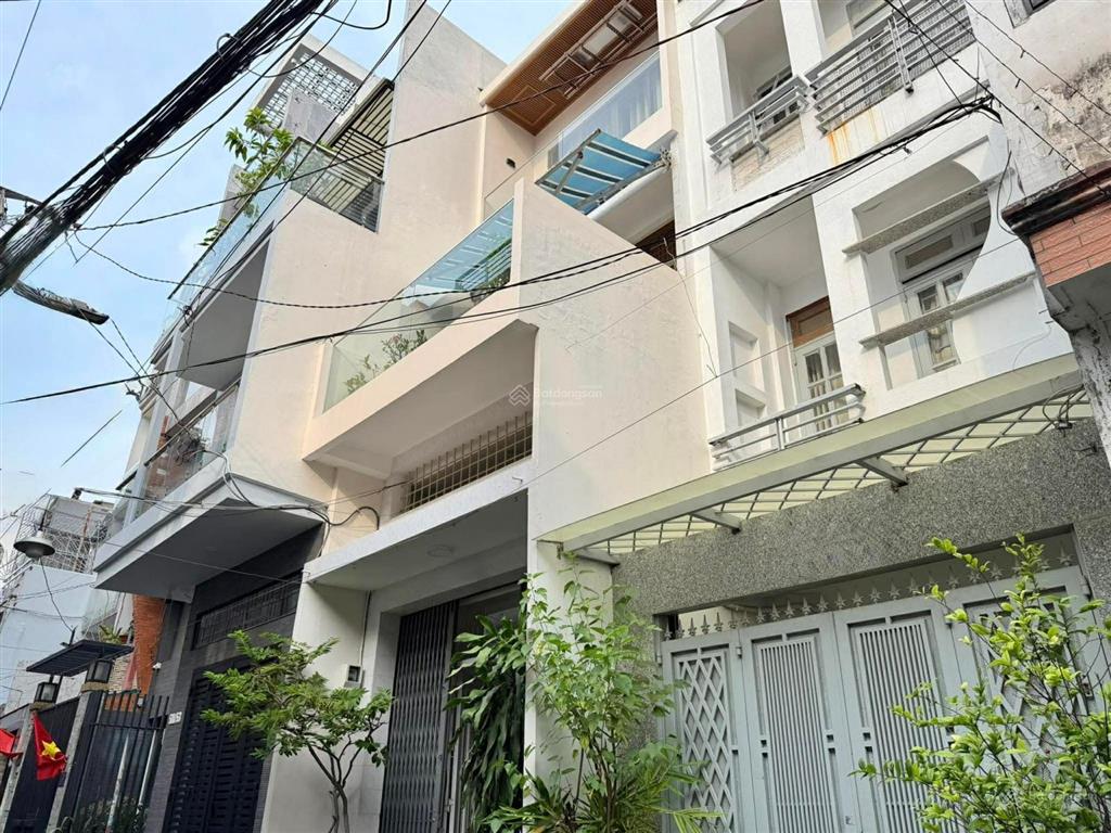 Huỳnh văn bánh  45m  2 tầng  3pn  ô tô thông  vừa ở vừa kinh doanh  hạ chốt 8 tỷ