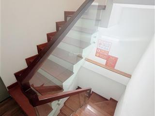 Chính chủ bán  chỉ 9.5 tỷ nhà hxh thông  đoàn thị điểm  gara ô tô  5pn full nội thất