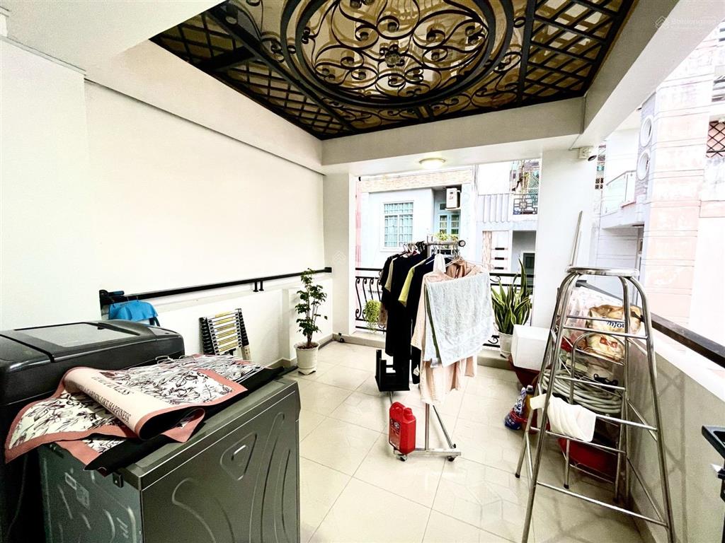 Thích quảng đức căn góc 2 mặt hẻm 4 tầng tân cổ điển4pn9,8 tỷ