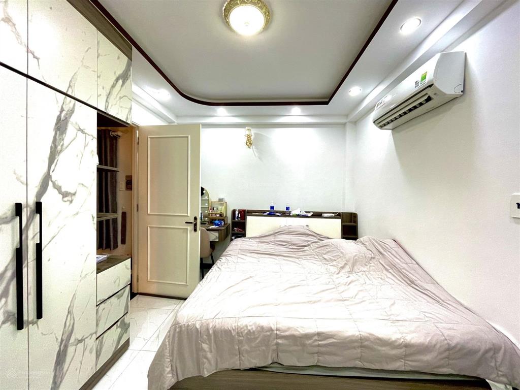 Thích quảng đức căn góc 2 mặt hẻm 4 tầng tân cổ điển4pn9,8 tỷ