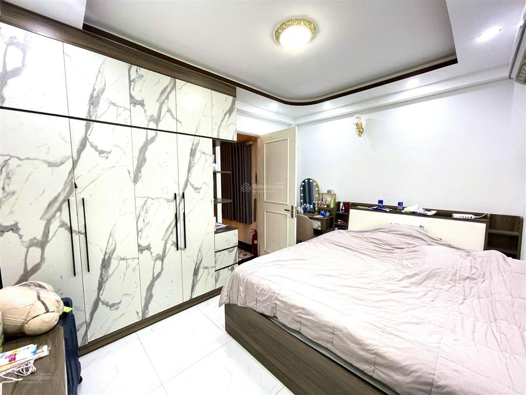Thích quảng đức căn góc 2 mặt hẻm 4 tầng tân cổ điển4pn9,8 tỷ