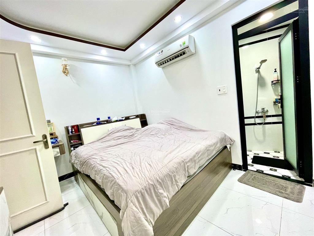 Thích quảng đức căn góc 2 mặt hẻm 4 tầng tân cổ điển4pn9,8 tỷ