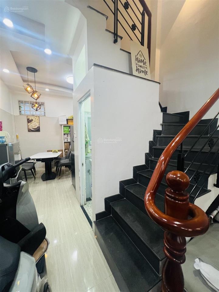Phan đăng lưu  phú nhuận  5pn 4wc  tặng nội thất  vài bước ra pxl  8,3 tỷ