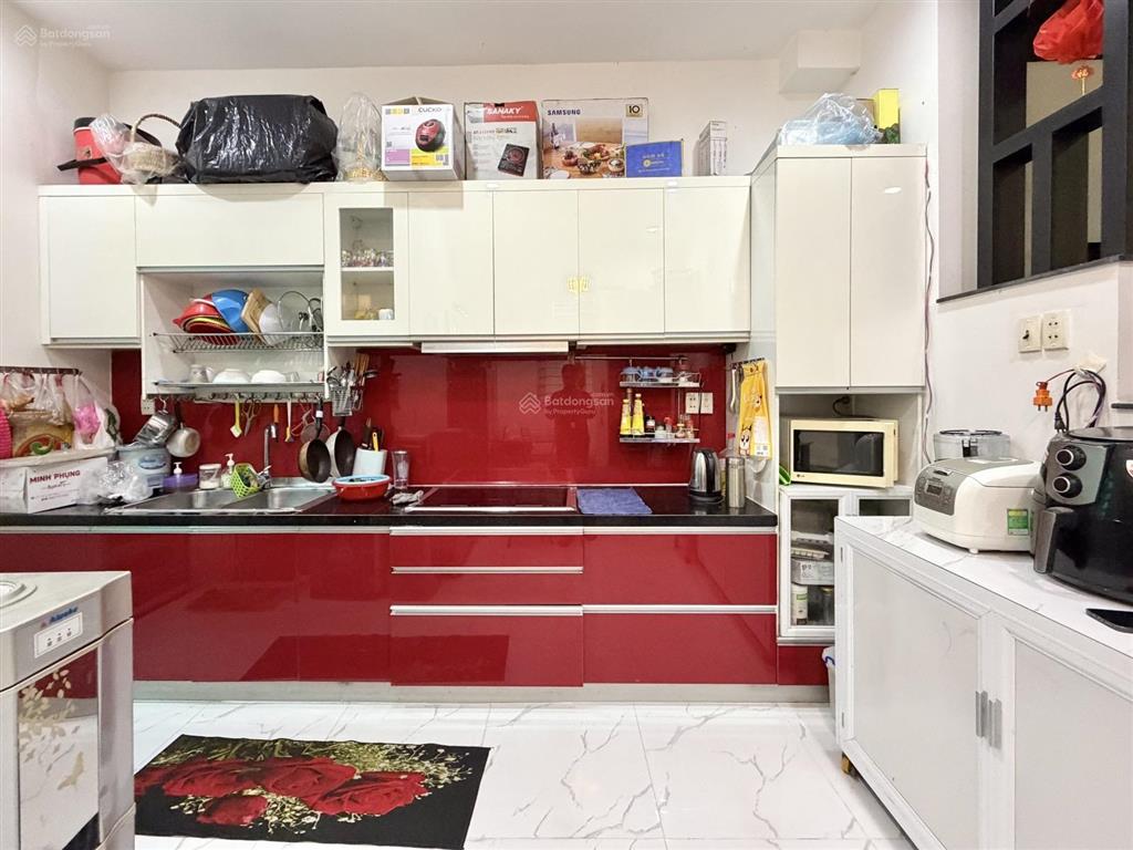 Lô góc 3 mặt thoáng 57m a4 5pn cách mt lê văn sỹ chỉ 10m  9,5 tỷ