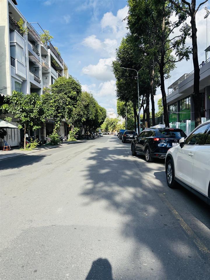Mặt tiền hoa phượng, khu phan xích long 72m², 5 tầng, 6pn, ngang 4m, 29,999 tỷ