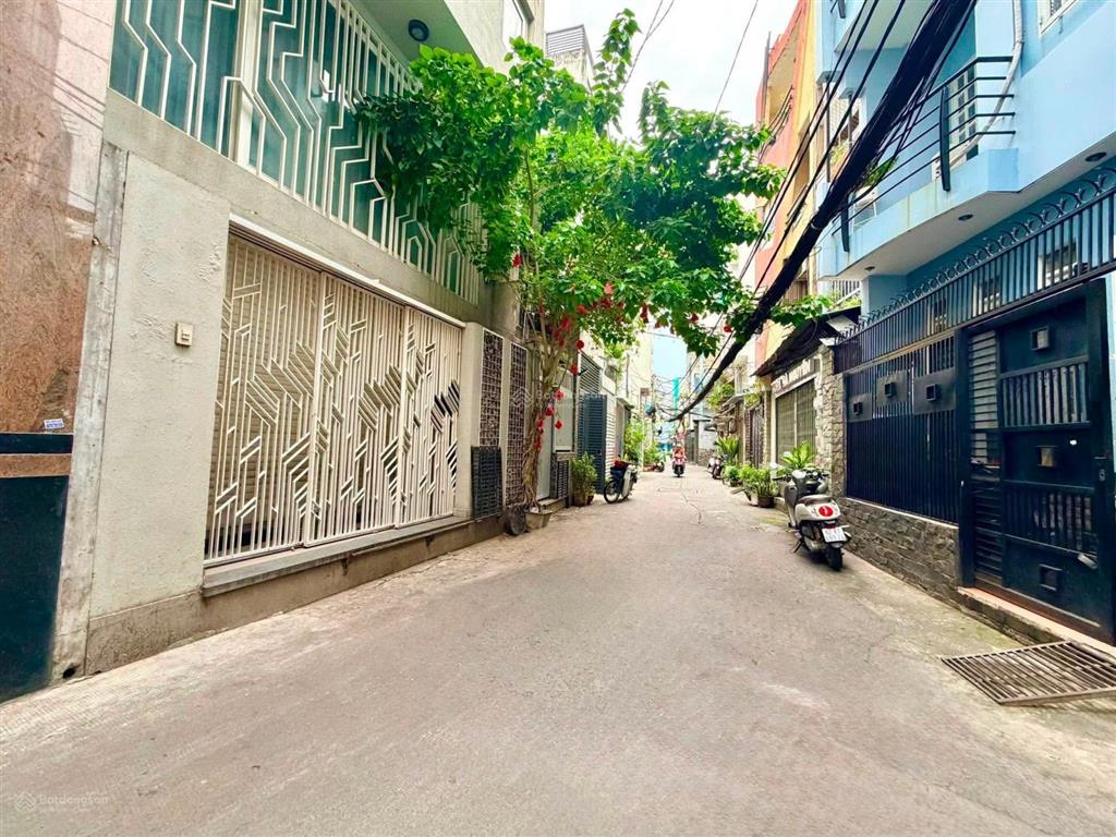Nhà đẹp kiên cố ở ngay  phú nhuận  phan xích long  52m²  5 tầng  9,8 tỷ
