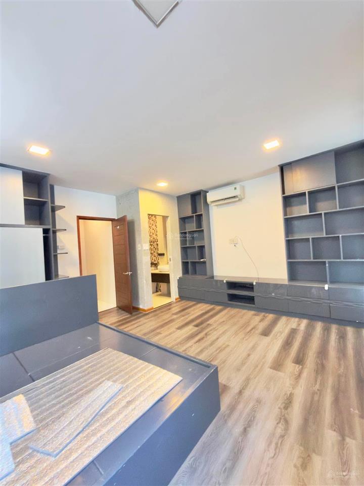 Nhà đẹp kiên cố ở ngay  phú nhuận  phan xích long  52m²  5 tầng  9,8 tỷ