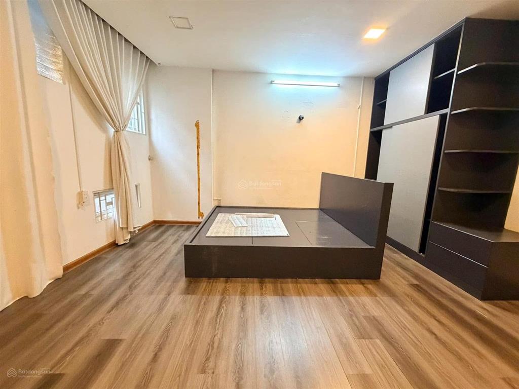 Bán nhà hxh rất ngon  hxh  42m  5 tầng  sát pxl phú nhuận  8,3 tỷ