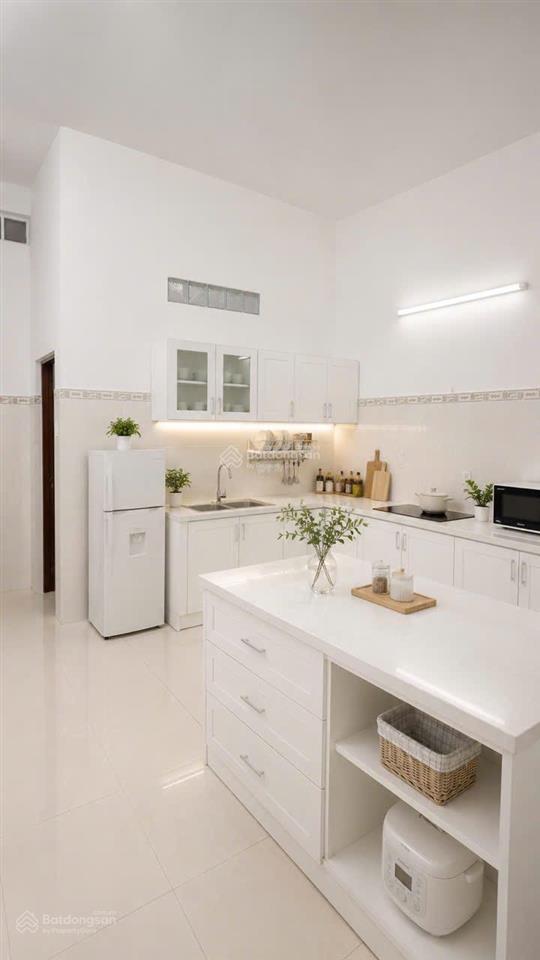 Phan xích long  gấp bán nhanh  52m2  2pn  hxh  8,3 tỷ  rất hiếm có