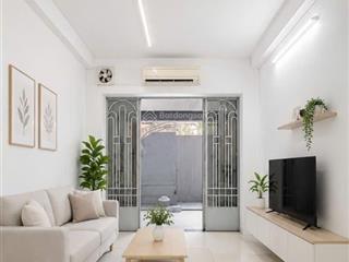 8,1 tỷ mua được nhà phan xích long vip  52m2  ngang nở hậu 5m  pn rất hiếm