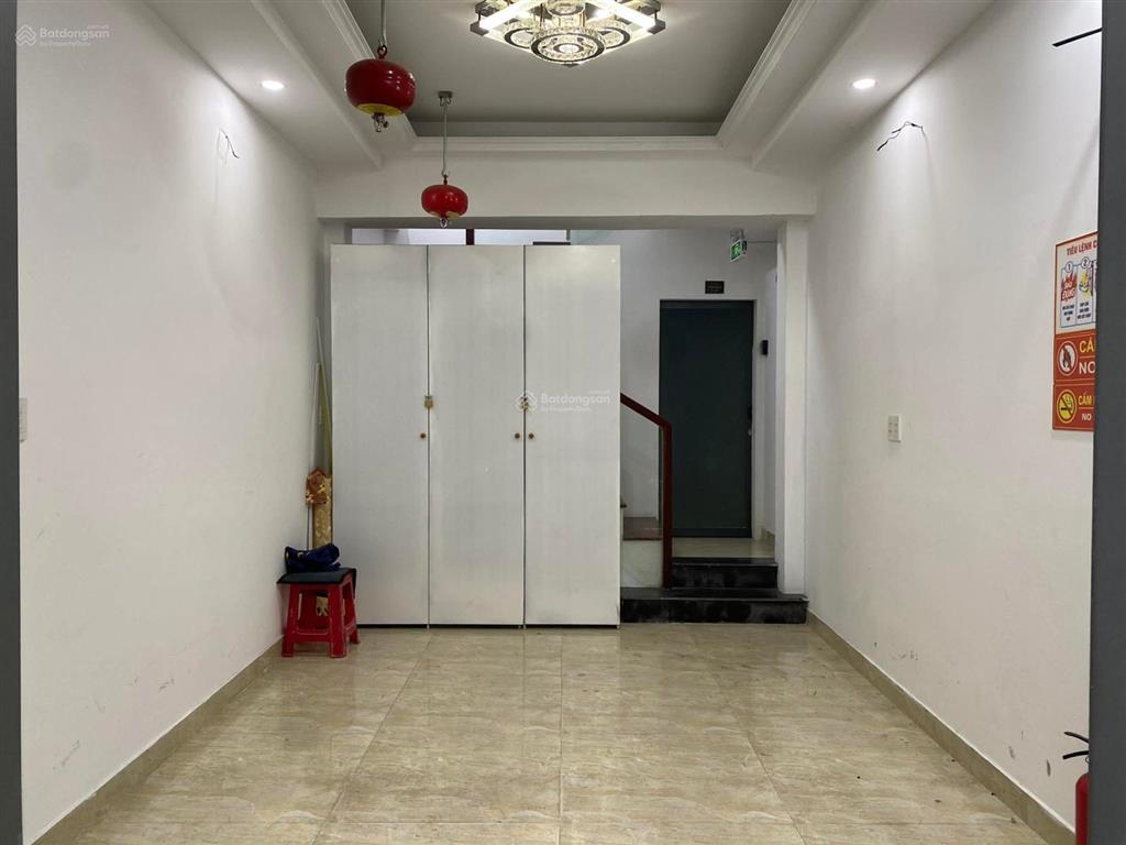 Xe hơi ngủ nhà
đoàn thị điểm  thông phan xích long  5pn full nội thất  8,99 tỷ