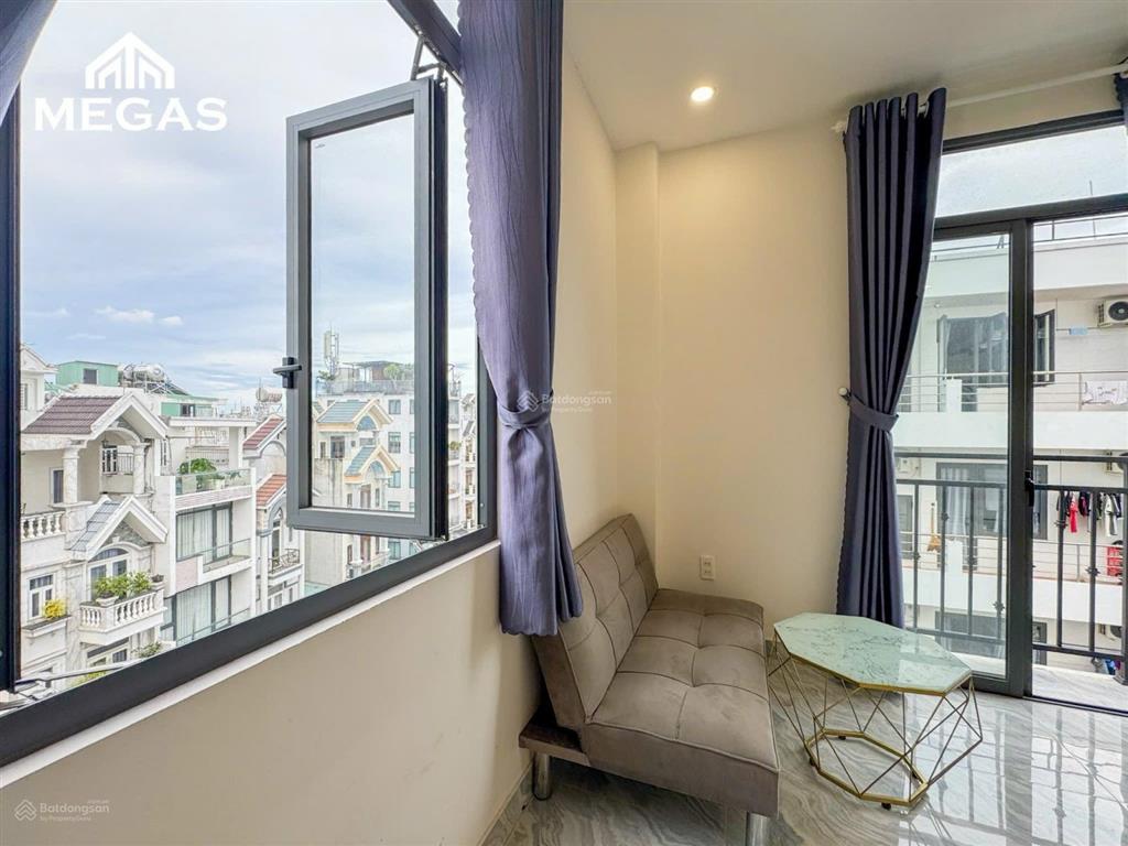 Studio cửa sổ trời rộng 35m2 full nội thất ngay dương quảng hàm