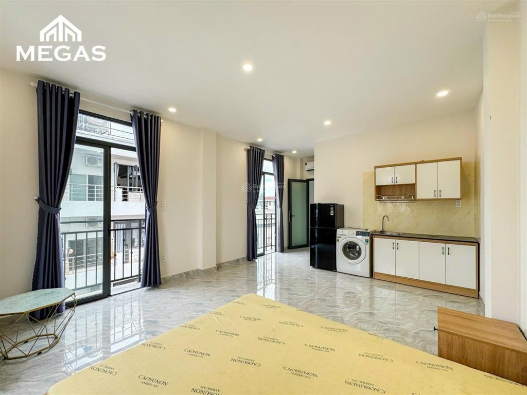 Studio cửa sổ trời rộng 35m2 full nội thất ngay dương quảng hàm