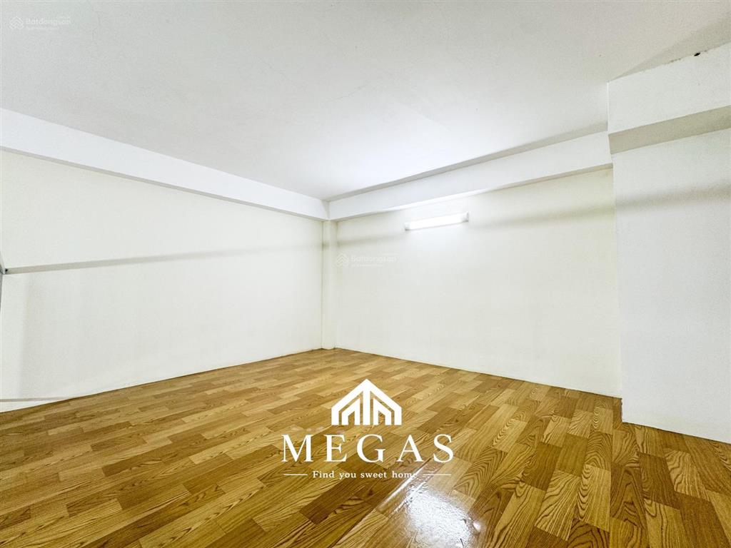 Trống sẵn căn có gác rộng 30m2 nội thất cơ bản ngay suối tiên