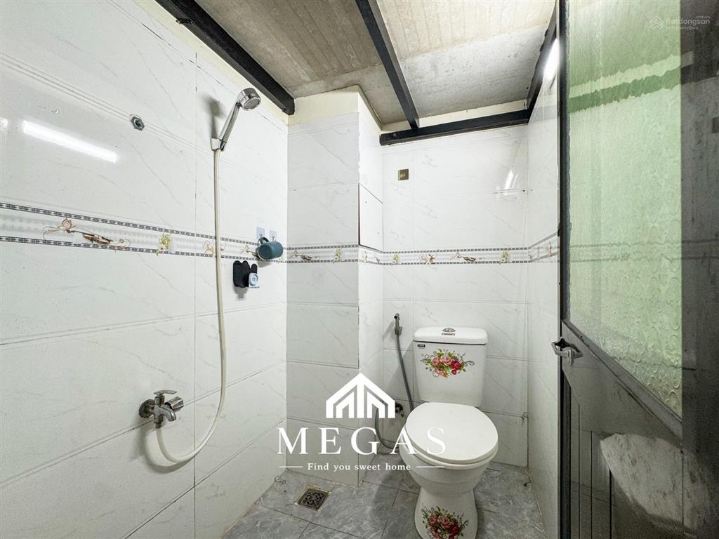 Trống sẵn căn có gác rộng 30m2 nội thất cơ bản ngay suối tiên