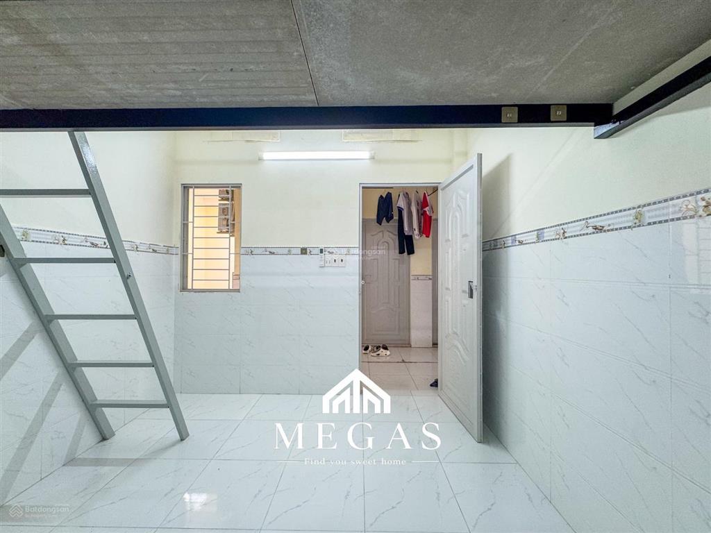 Trống sẵn căn có gác rộng 30m2 nội thất cơ bản ngay suối tiên