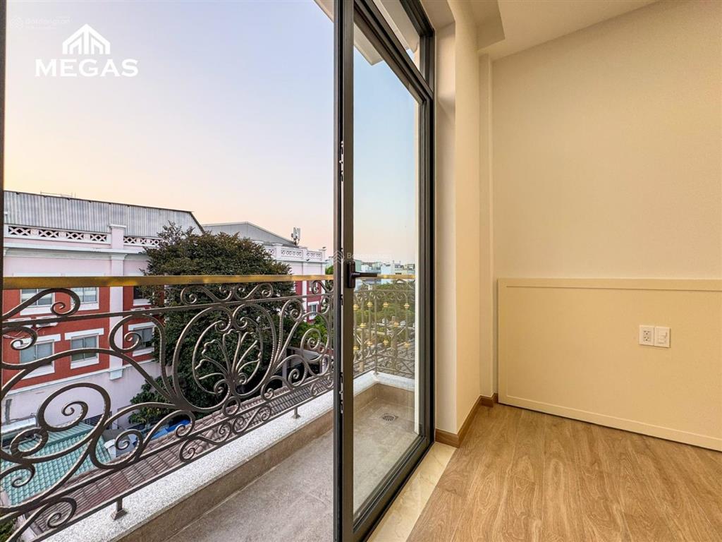 Trống sẵn studio ban công siêu thoáng ngay kdc cityland