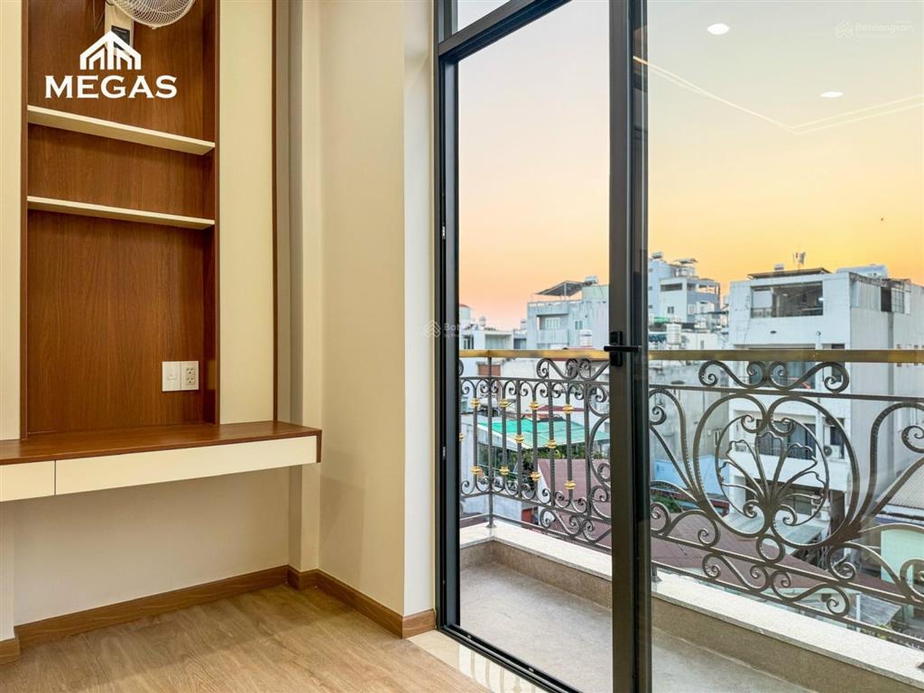 Trống sẵn studio ban công siêu thoáng ngay kdc cityland