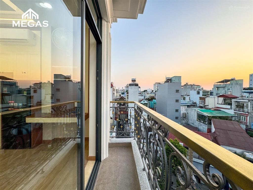 Trống sẵn studio ban công siêu thoáng ngay kdc cityland